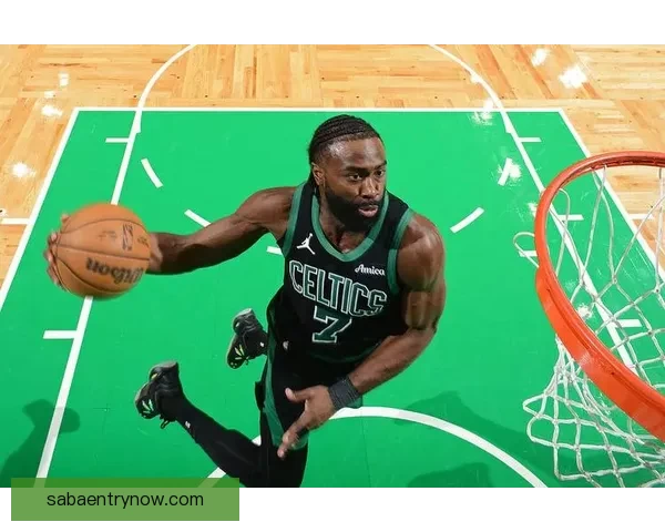 凯尔特人终结雷霆12连胜 布朗砍31分8篮板 亚历山大空砍33分